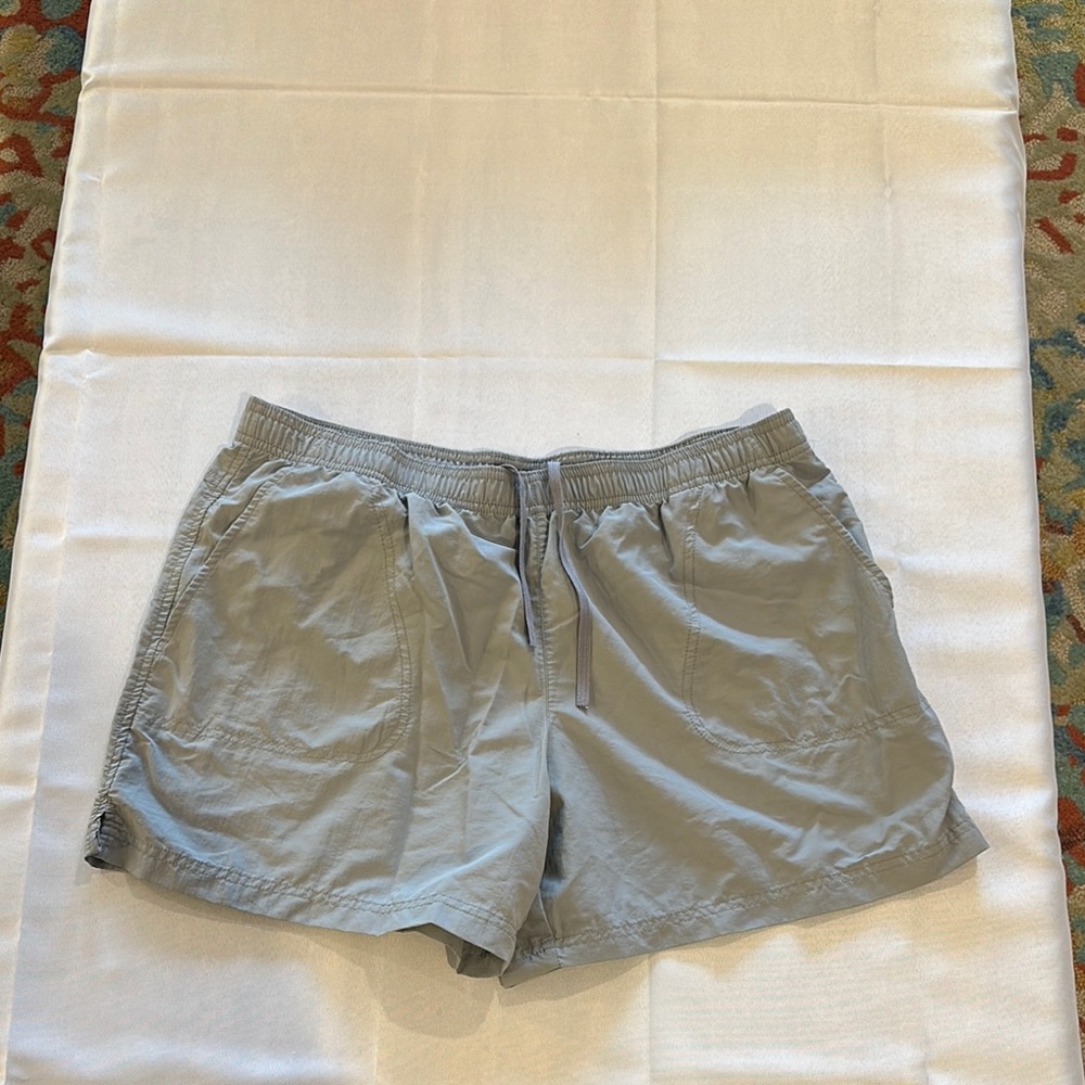 Columbia women’s Sandy River‎ Short Shorts Gray XL EUC